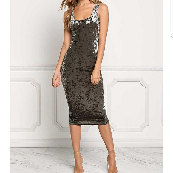 LAST 2! "Jayde" Emerald Crushed Velvet Midi Dress - Picture 2 of 5